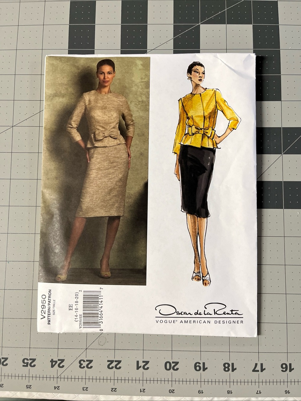 Vogue V2950 Designer Oscar De La Renta 2 Pc Suit Sewing Pattern 14-20 Uncut FF
